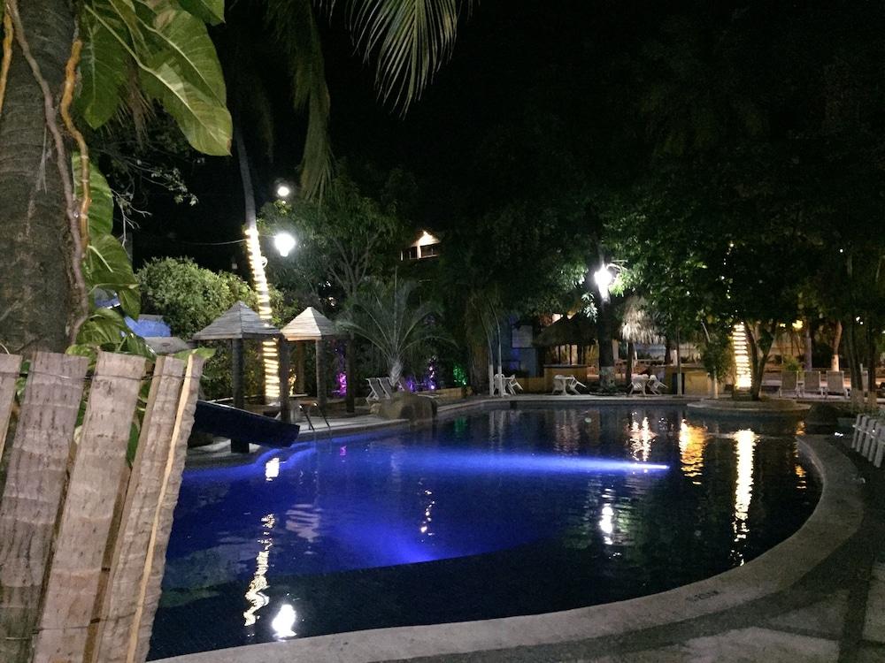 Hotel Club Del Sol Acapulco By Ng Hoteles エクステリア 写真